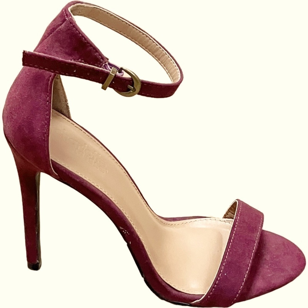 CHARLOTTE RUSSE Rebekah Ankle Strap Sandals Women’s SIZE 6 Purple Faux Strap